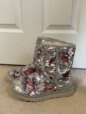 UGG silver/pink flip sequin boots, size 6, worn lots but still in good condition